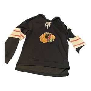 ADIDAS Chicago Blackhawk Hockey hooded sweatshirt size S Womens
